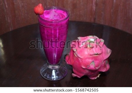 Fresh and healthy dragon fruit juice