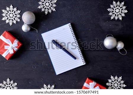 A studio photo of a christmas background