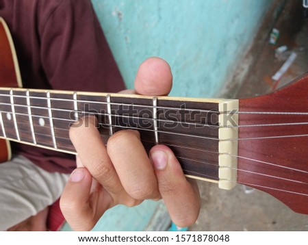 Key to the F major guitar