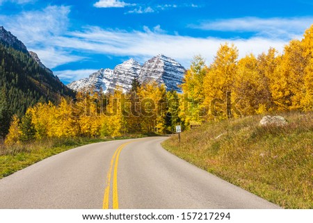 Snow-Capped Maroon Bells and Aspen Trees in Full Fall Color,Maroon Bells Wilderness, Aspen Colorado