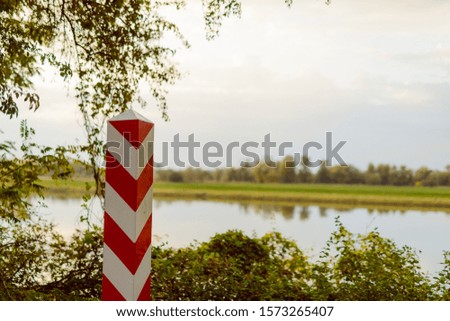 Polish border post splitting from Germany through Odra river