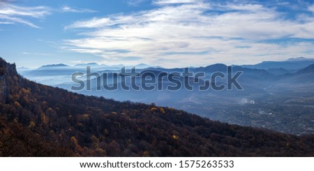 Autumn in mountain,andscape in Sunny day,amely weekeng travel,ubalpine meadows.