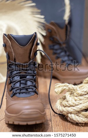 leather boot for trekking and heavy duty work