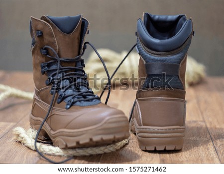 leather boot for trekking and heavy duty work