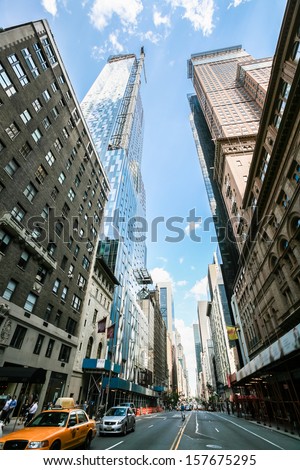 The architectural appearance of the streets of New York, a city bustling, cramped, and amazing the largest city in the U.S. Photos from my month tour of America