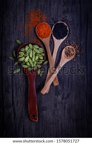 Cardamom, red pepper, sesame and black sesame.