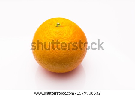 The fruit of the orange is given in the winter season, you can eat it raw or make rich juices, the orange is full of properties especially Vitamin C. It can be eaten as dessert.