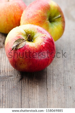 Fresh apples 