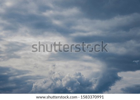 picturesque dramatic cloudy sky blue gray sky nature scenic landscape simple background wallpaper picture 
