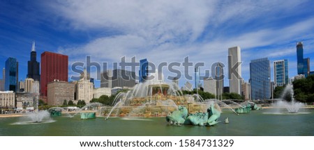 Chicago skyline with Buckingham fountain on the foreground