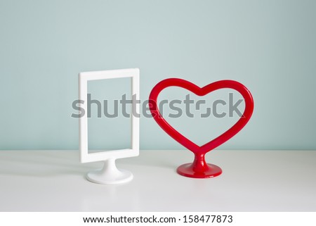 Blank picture frames at the desk 
