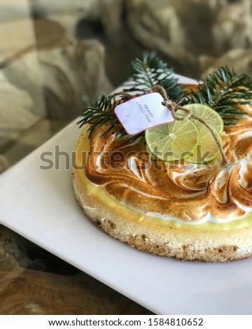 lime and burned mereng cheesecake