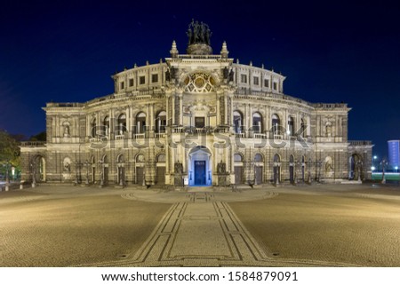 Theaterplatz square with Semperoper opera house at night, historic centre, Dresden, Saxony, Germany