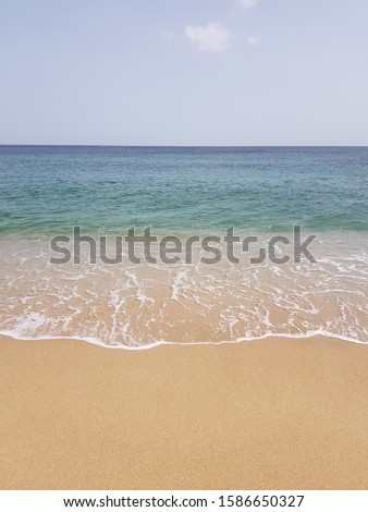 Clear Beach in Narrow Version