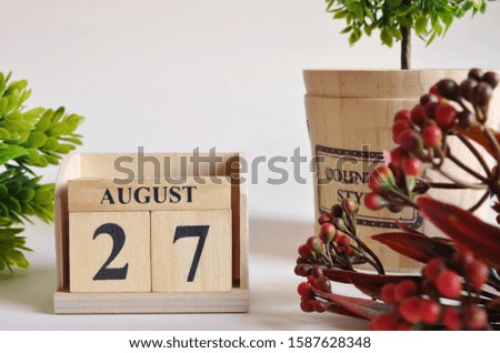August 27, Vintage natural calendar.