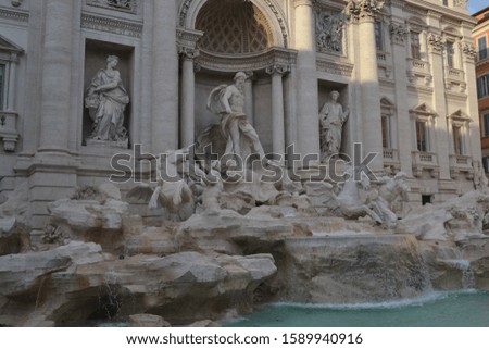 Natural Pictures of the Trevi Fountain in Rome Italy