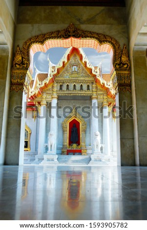  buddhist marble temple Wat Benchama Bophit in Bangkok -Thailand	