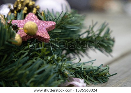 Christmas-tree decoration - red star with glare sparkles