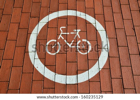Sign of the cycle track
