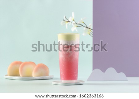 The combination of fresh cocktail drink and ice fruit drink, chocolate smoothie and hot drink series, through the concept of colorful background and art, makes people unable to stop.