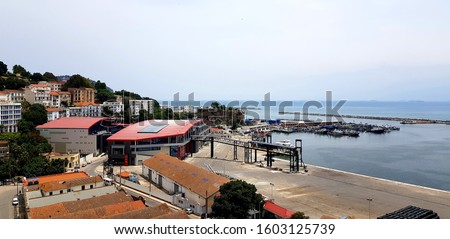 A picture of the port of Algeria