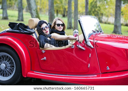Pretty women with dark glasses on vacation trip