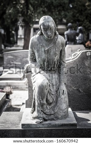 scary cemetery statue horror death