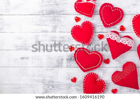 Red hearts on wooden white background. The concept of Valentine Day. Copy space for your text - Image