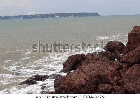  Beach photograph in cloudy weather
