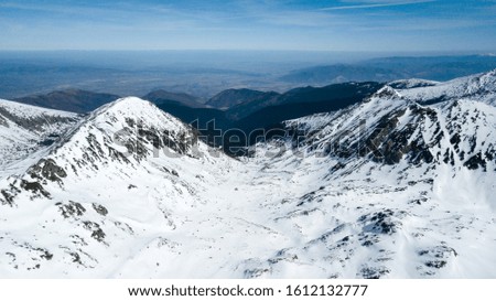 One of the most impressive mountains in Romania, are the Retezat mountains. When flying with a drone above them you can get incredible pictures in winter.