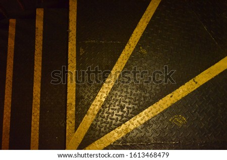 simple yellow line artistic photo