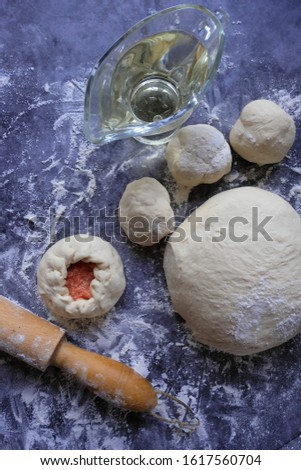 Cooking meat pies out of the dough with an alternative flour is gluten-free. Slow baking, healthy home baking.