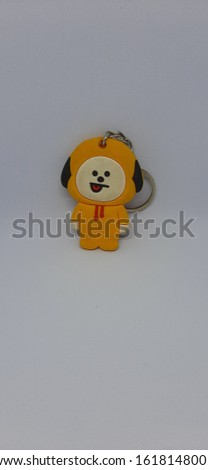 funny yellow dog shaped key chain