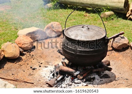 A South African potjiekos pot which is used to cook a delicious beef and potato stew. 