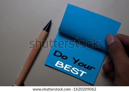 Do Your Best write on a sticky note isolated on office desk.