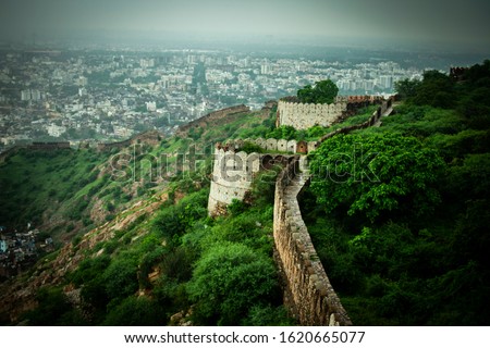 The beautiful Nahargarh fort sitting atop a hill in the Indian city of Jaipur. This fort is known to be haunted by the king who lived here and is still closed at 5pm sharp to avoid any entries.