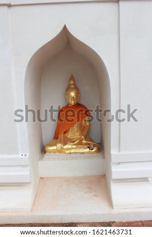 
beauty gold  buddha statue image