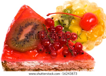 Red currant, cherry and kiwi on a celebratory pie