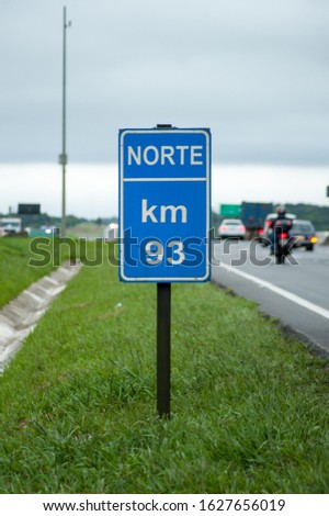Brazilian traffic signs - Highway KM indication - north direction (Km 93) - in portuguese