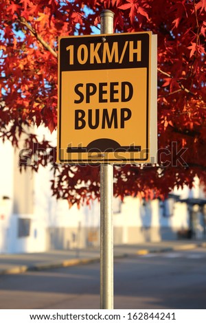 Speed bump road sign