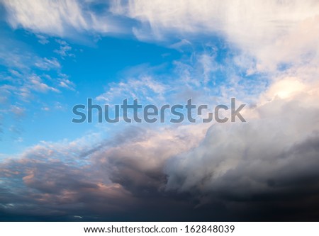 bright blue sky with clouds and clouds