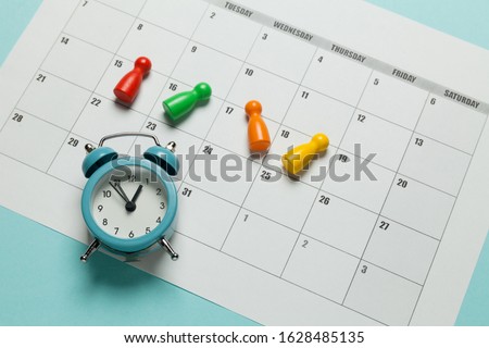 Concept of four-day work week, modern approach to doing business. Effectiveness of employees (employees). Royalty-Free Stock Photo #1628485135