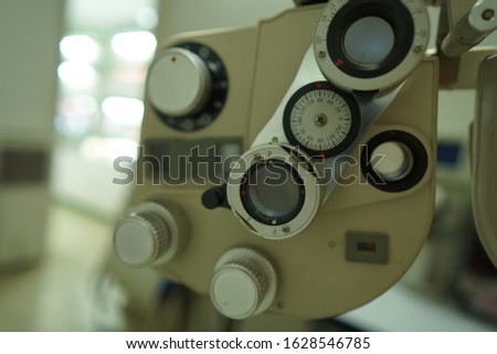 phoropter instrument for eye metering
