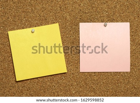 blank notes on cork board