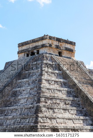 Famous Pyramid of Kukulcan at Chichen Itza, the largest archaeological cities of the pre-Columbian Maya civilization in the Yucatan Peninsula of Mexico. An UNESCO World Heritage Site.