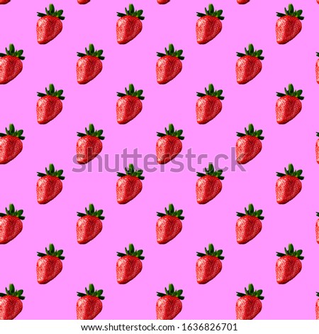 Seamless pattern made with fresh strawberrys on the pink background.
