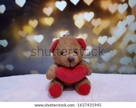 Beautiful picture of teddy bear .