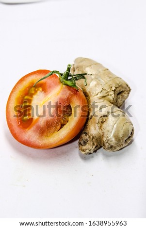 A picture of tomato with ginger