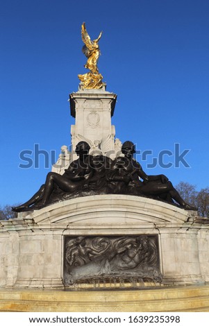 Imag of the Victoria Memorial in London