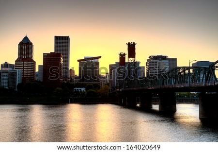 Sunset Portland Oregon sillouette skyline downtown yellow